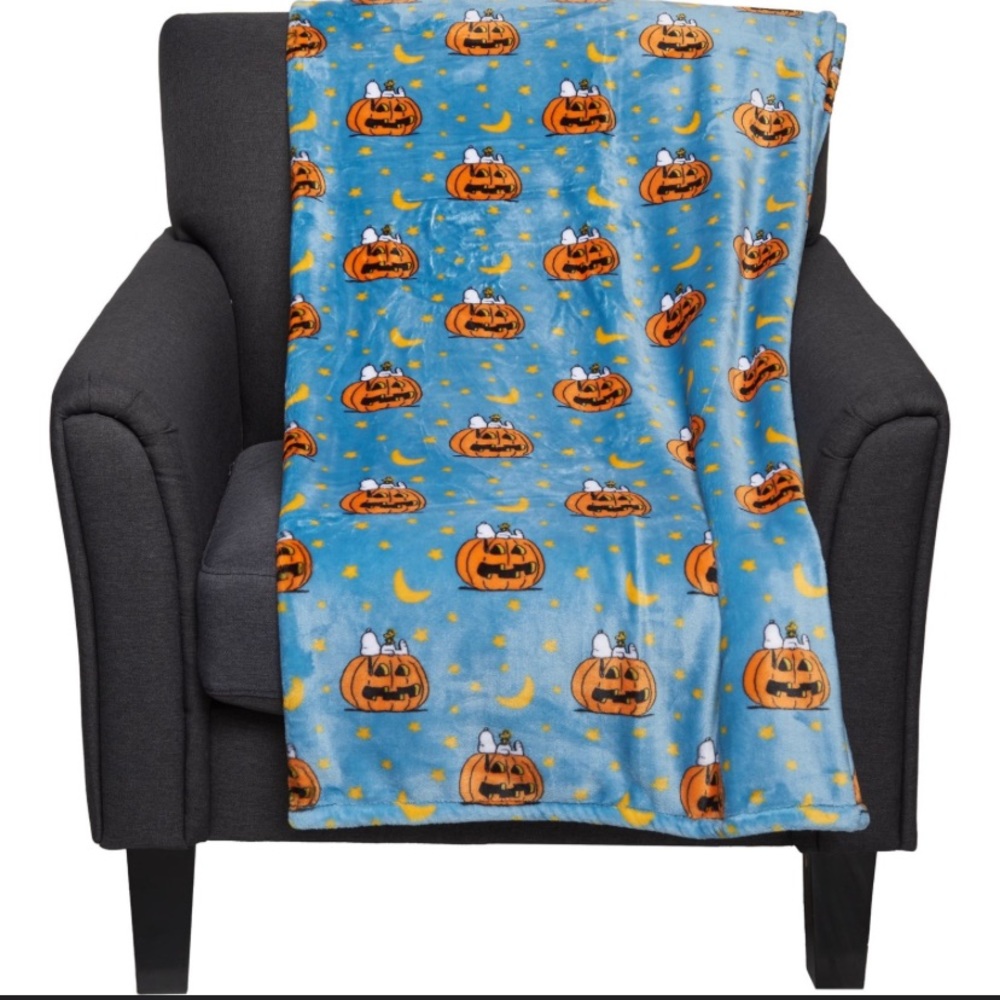 Peanuts blanket Halloween pumpkin design 50”x70”